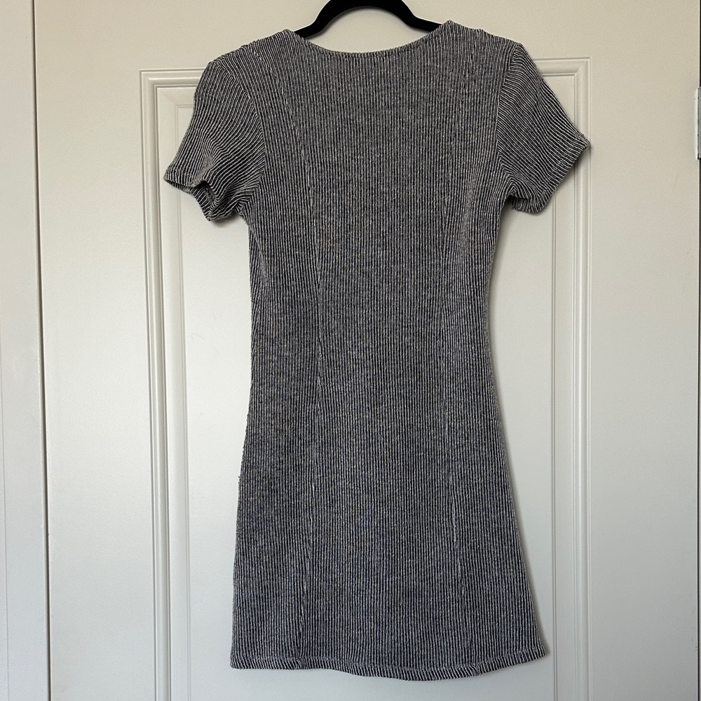 Zara Gray Ribbed V-Neck Button-Front Mini Dress - Picture 4 of 4